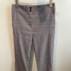 Slim leg plaid pant size 6.